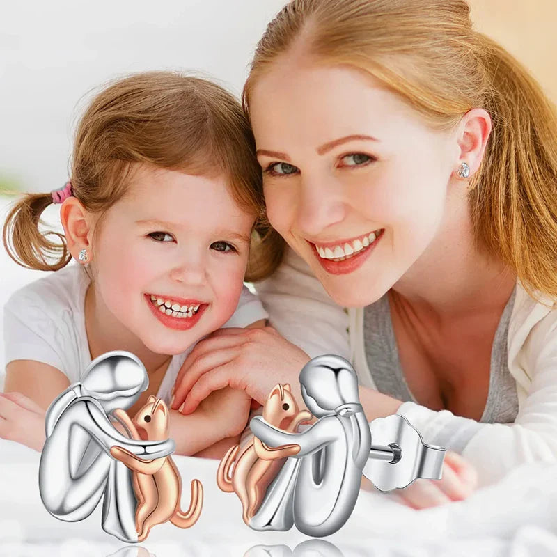 Silber- und Gold-Ohrringe mit zwei Farbtönen und Katzenmotiv